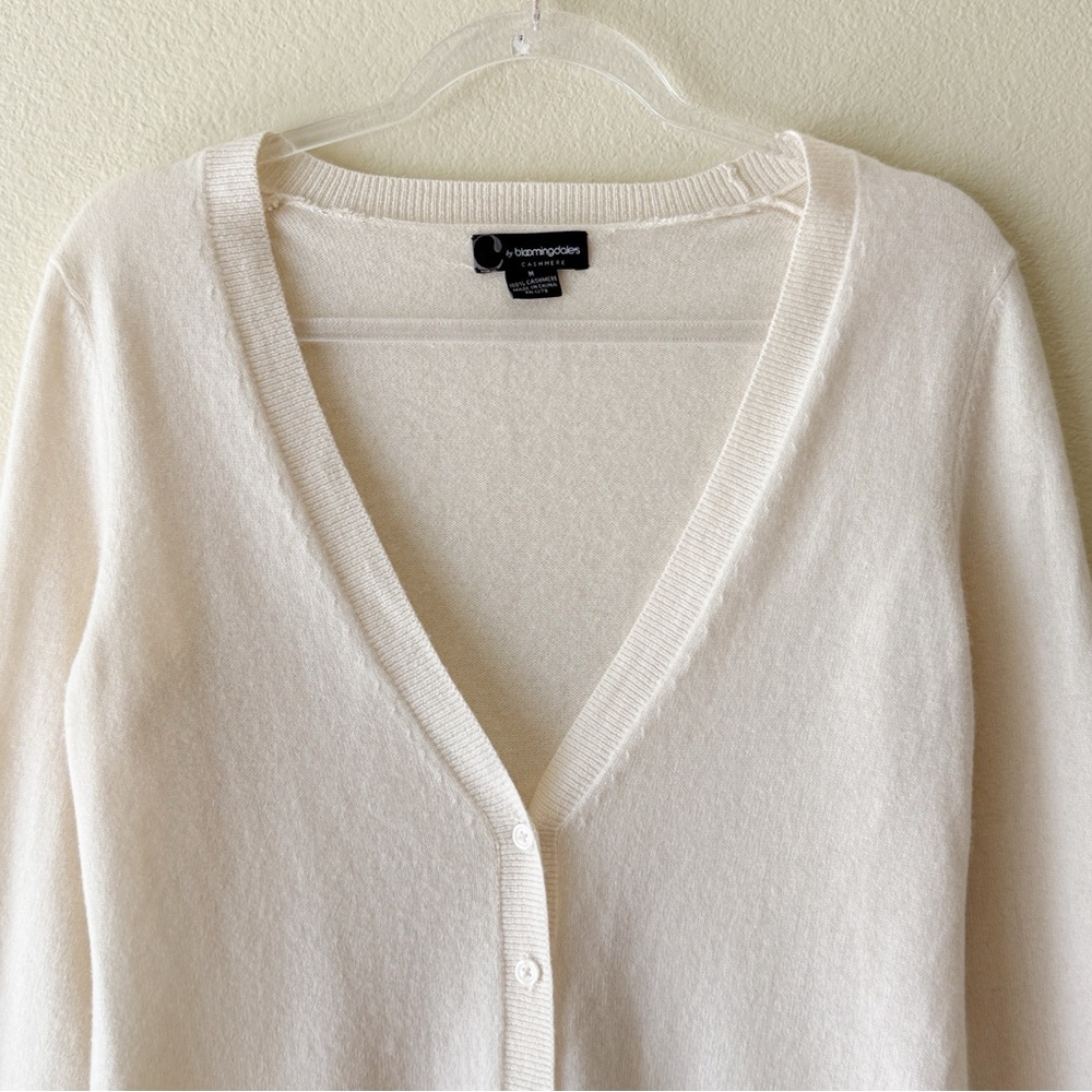 C By Bloomingdale’s 100% Cashmere V-Neck Button Cardigan Sweater Medium Cream - Picture 2 of 10